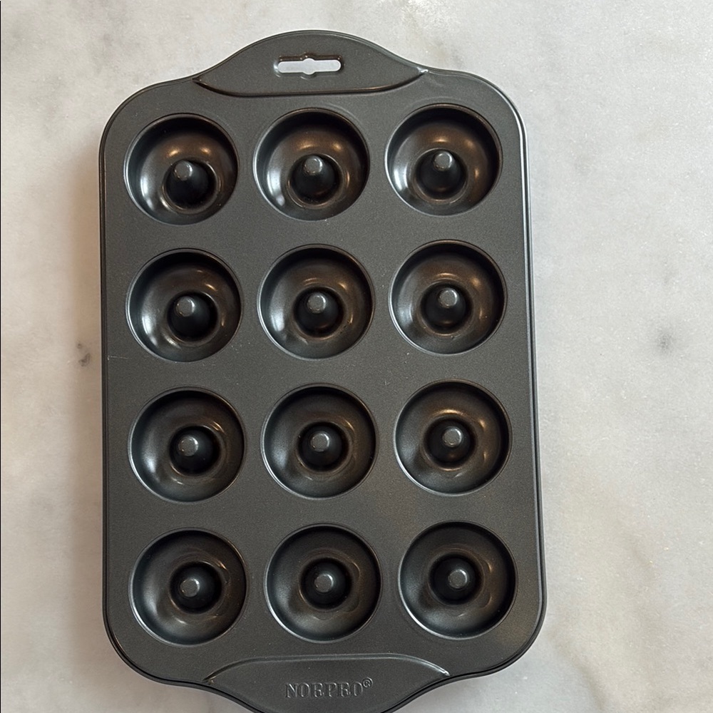 12-Cavity Nonstick Donut Pan